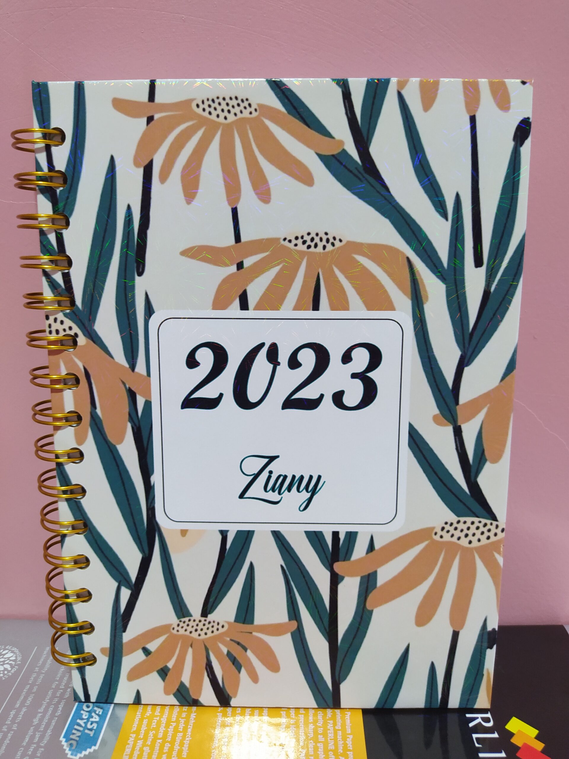 Cuaderno personalizado con fondo de flores