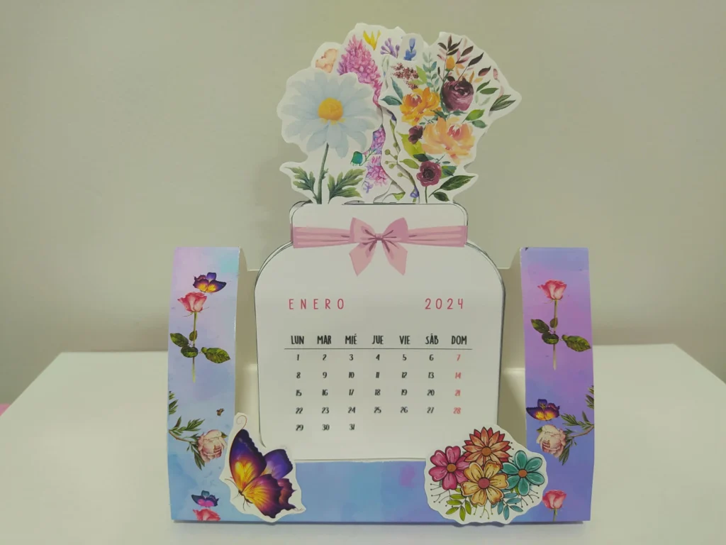 Cómo hacer un calendario de escritorio con macetero de flores